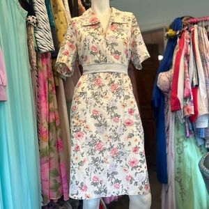 70s Cottagecore Floral Housedress